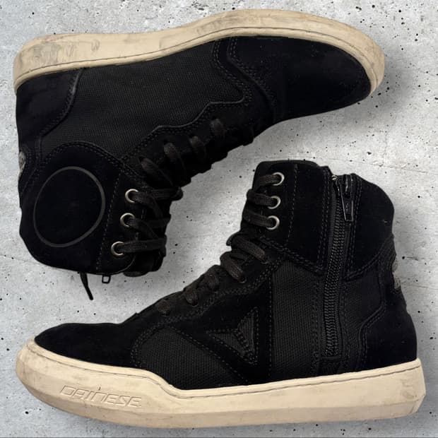 [240] 데이니즈 메트로폴리스 블랙 스니커즈 부츠