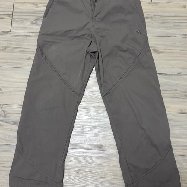 산산기어 테이프드 팬츠 머드 카키 - 23SS