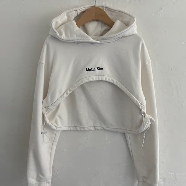 Matin Kim 마뗑킴 화이트 스티치 크롭 볼레로 후드티