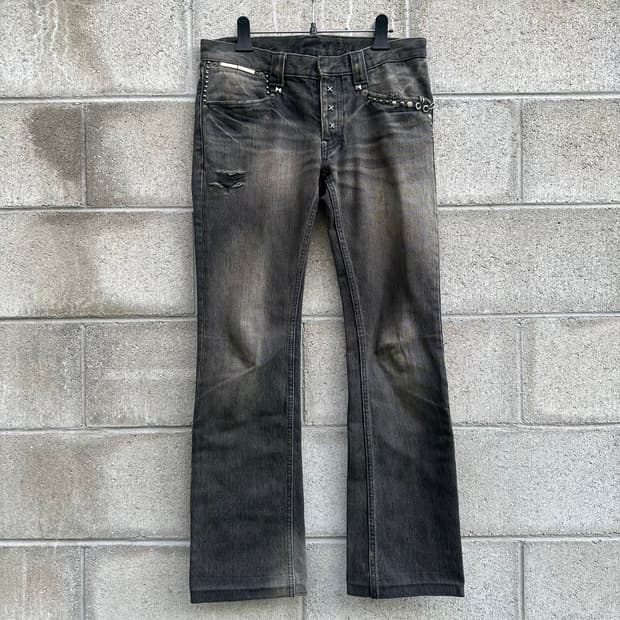 (MPH) pocket detail mudwash flared jeans