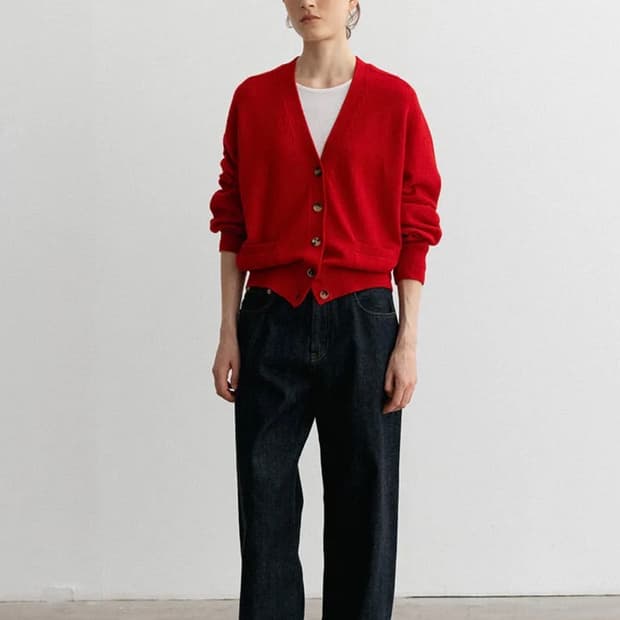 블랭크룸 울 브이넥 가디건 레드
