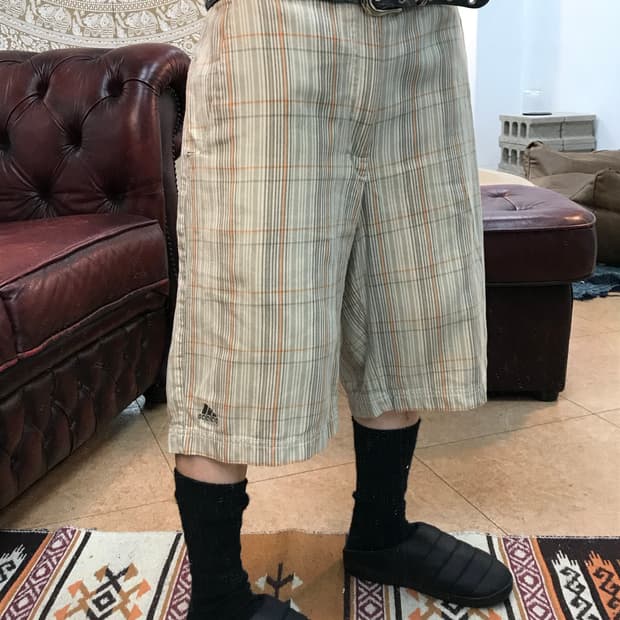 아디다스 체크 반바지 