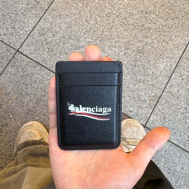발렌시아가 웨이브로고 맥세이프 지갑 