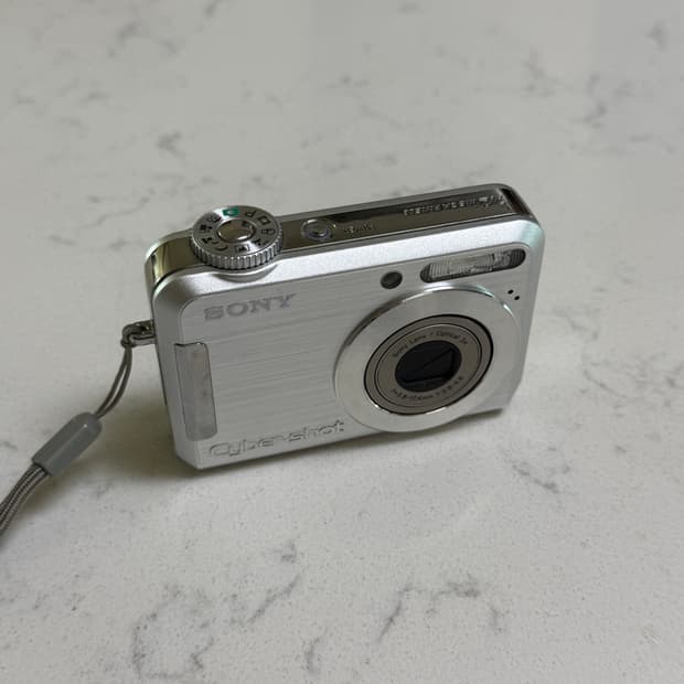 소니 사이버샷 DSC-S700 디카
