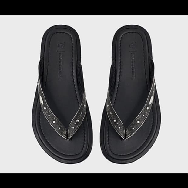 구해요)stud flip flops_black or brown 2size