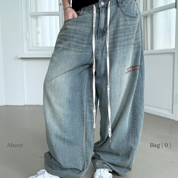 더미스테리어스호텔 로고 스트랩 진 1사이즈