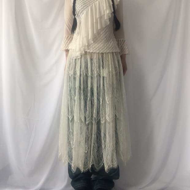 Frill beads point mesh sleeve