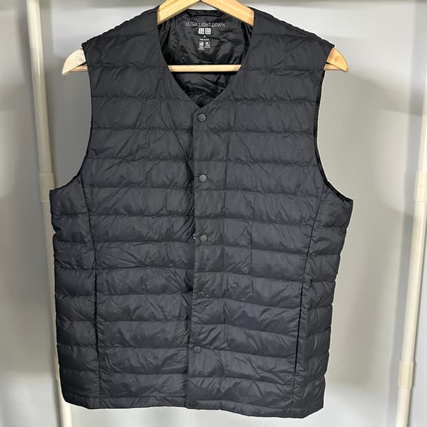 유니클로 울트라 라이트 다운 패딩조끼