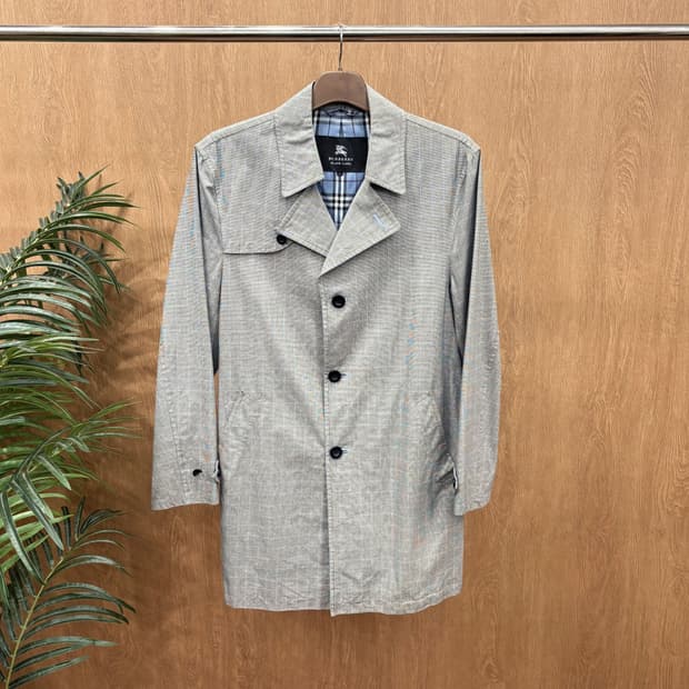 버버리 블랙 라벨 트렌치 코트 테일러드 카라 사선 포켓 디테일 그레이