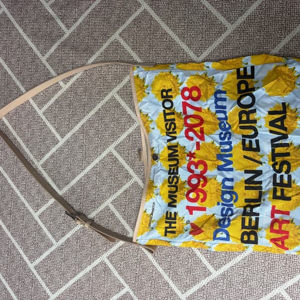 더뮤지엄비지터 가방