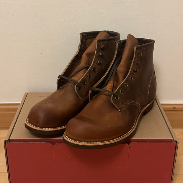 레드윙 블랙스미스 러프앤터프 3343 9.5D 새제품 판매합니다.