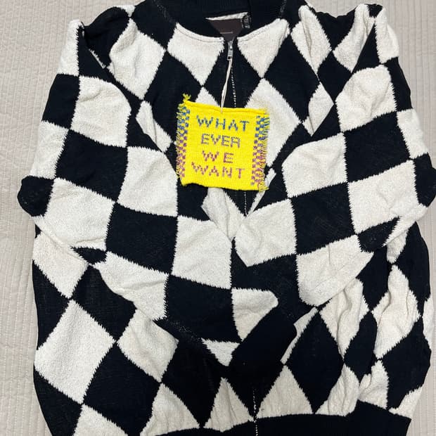 왓에버위원트 다이아몬드 집업 니트