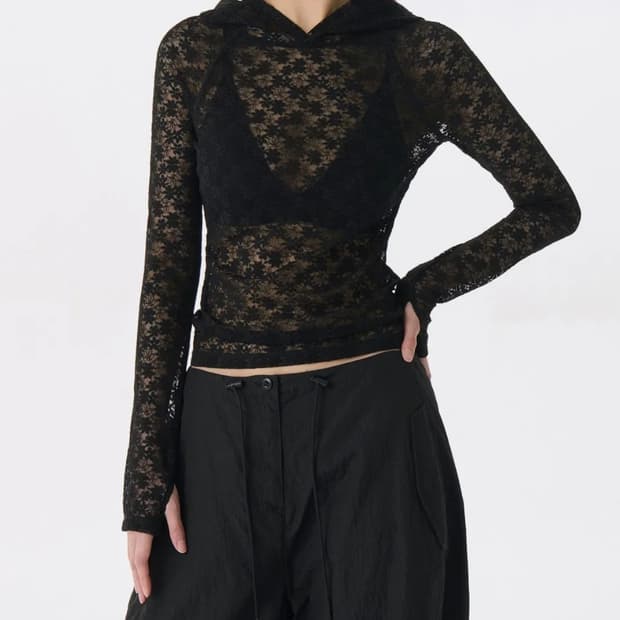 무신사 스탠다드 우먼 우먼즈 플로럴 레이스 후디드 긴소매 티셔츠 [블랙]