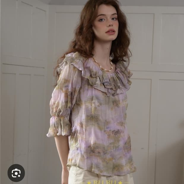😍무배)👕새상품)심플레트로 러플블라우스