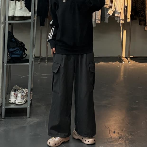 아디다스 락업 블랙 하프집업 스웨트 A2943