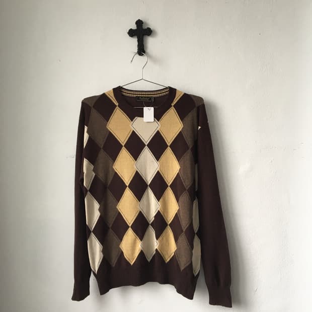 Argyle pattern knit