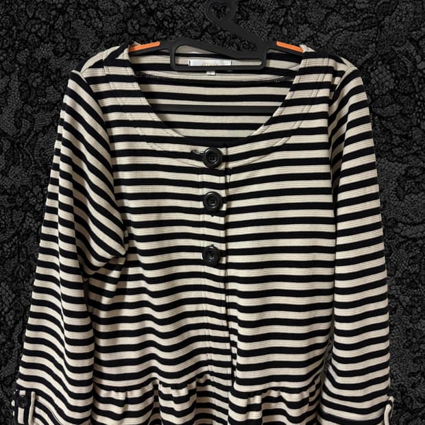 빈티지 스트라이프 논카라 프릴 자켓 숏 코트 