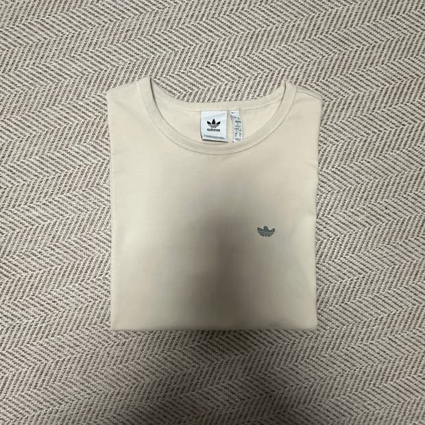 ADIDAS heavyweight t-shirt