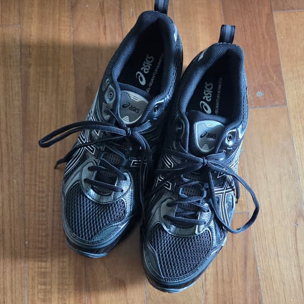 아식스 젤 퀀텀 키네틱 그래파이트 그레이 블랙 (285)