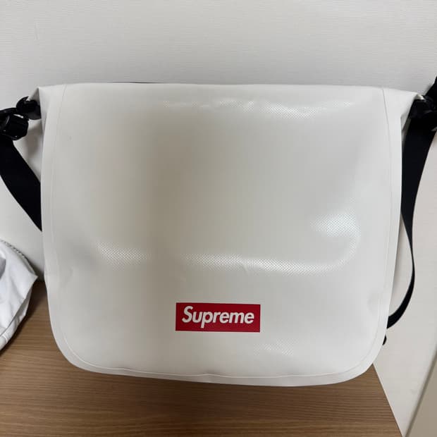슈프림 오르트립 메신저백