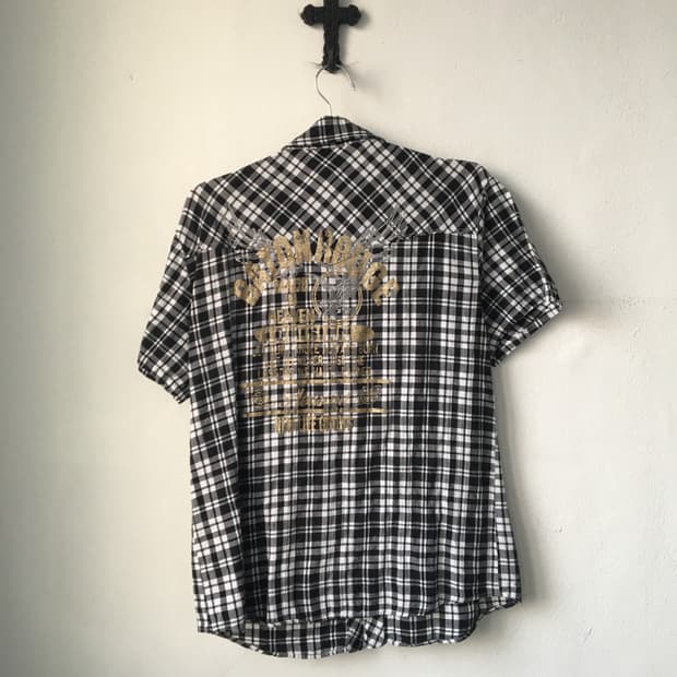 Back printing point check pattern shirt
