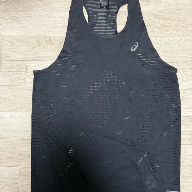 아식스 메타런 싱글렛&후지트레일쇼츠 팝니다.