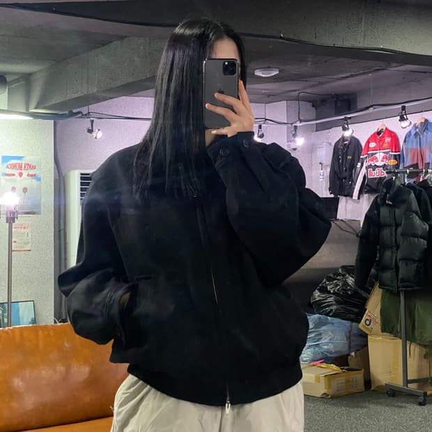 쿠어 미니멀 블랙 스웨이드 블루종 자켓 B3434