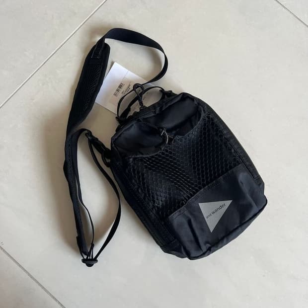 SHOULDER POUCH 어깨 파우치