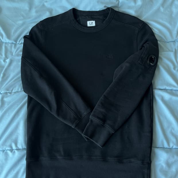 CP컴퍼니 블랙 맨투맨 m사이즈