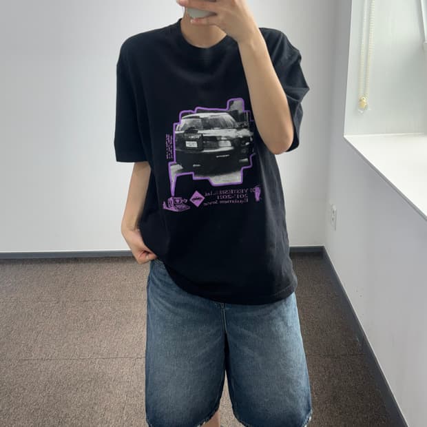 Yeseyesee 예스아이씨 그래픽 블랙 반팔