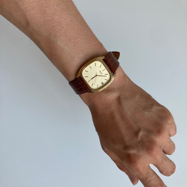 700’s QUARTZ analog wacth