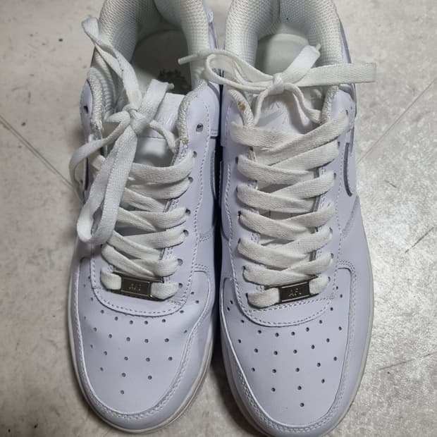 나이키 에어포스1 로우 화이트 