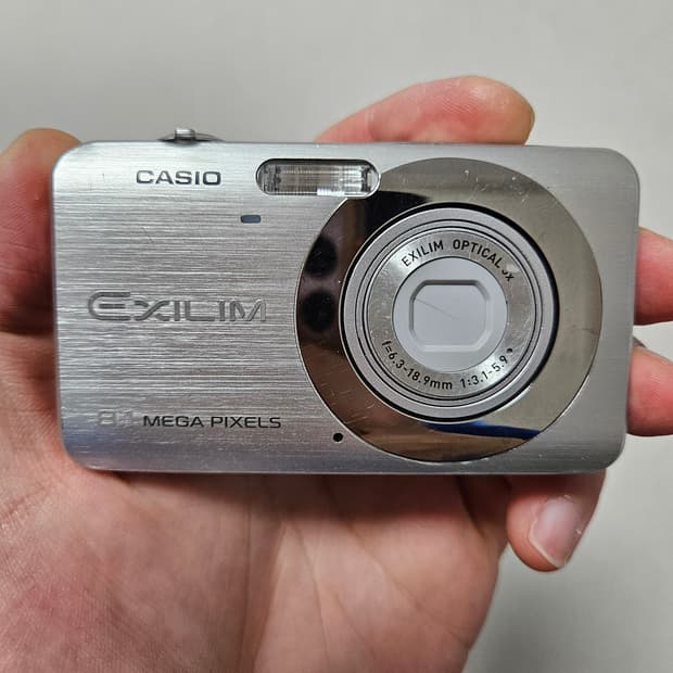 (카리나, 토모토모 디카) 카시오 엑슬림 EX-Z80