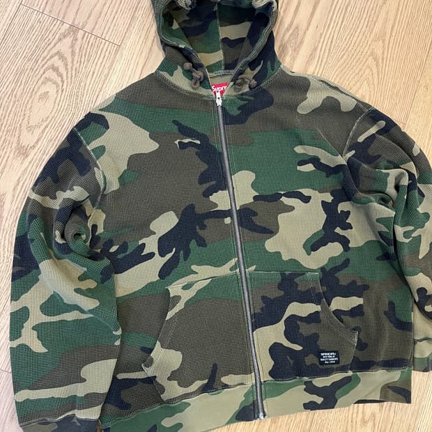 슈프림 써멀 후드 짚업 우드랜드