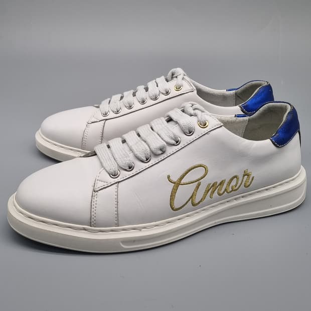 무크 스니커즈250