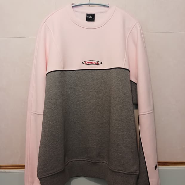 오닐 정품 여성 맨투맨 S 사이즈 (크게 나와서 M 까지도 가능요)