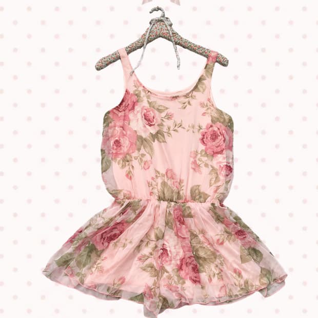 빅로즈 쉬폰 슬리브리스 롬퍼