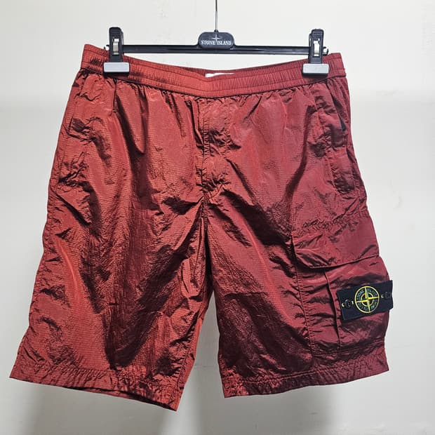 스톤아일랜드 나일론 메탈 립스탁 반바지