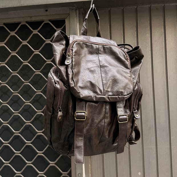 Vintage real leather multi pocket bag