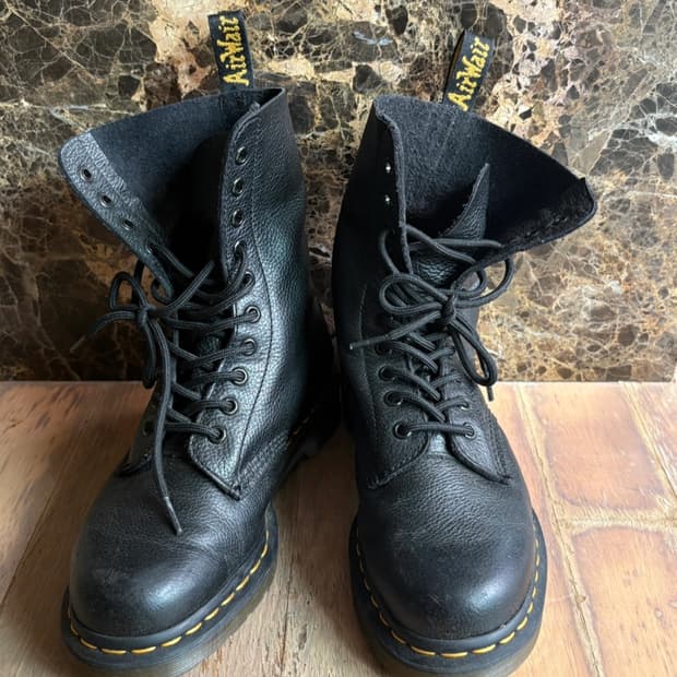 닥터마틴 블랙 부츠
