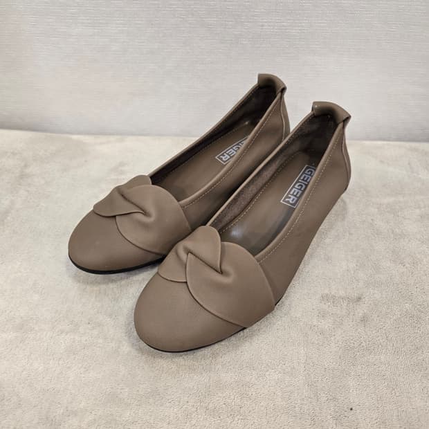 새상품) 가이거 여성 로퍼 단화  플랫슈즈 240