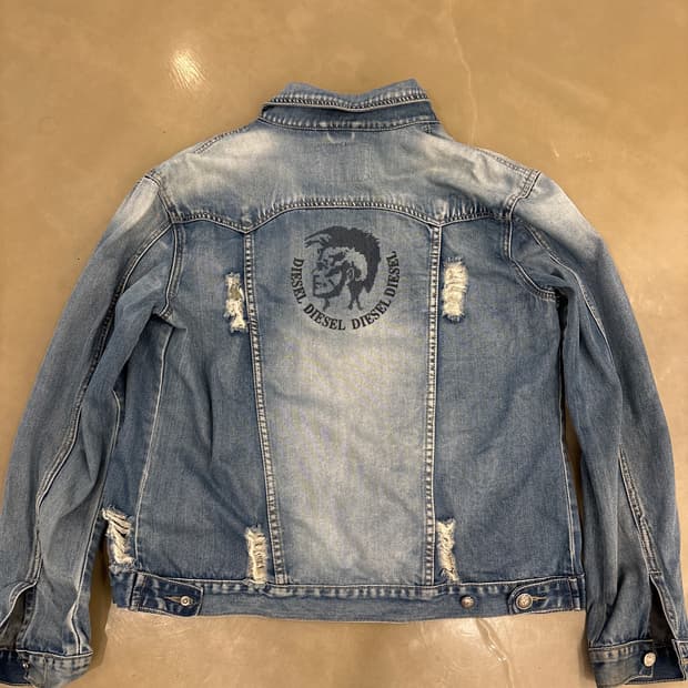Diesel 1979년도 빈티지 데님 자켓 (자수 자켓)