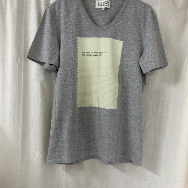 [46] 메종 마르지엘라 노트 그래픽 프린팅 티셔츠