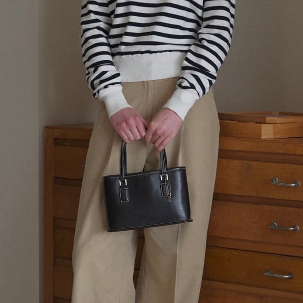 폴뉴아 미니버로우백 블랙