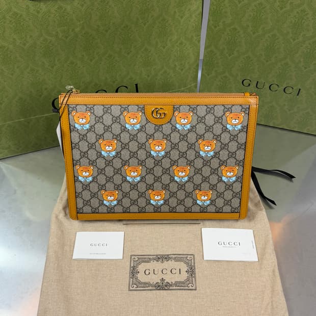 [리오브] 구찌 X 카이 GG 슈프림 포트폴리오 클러치