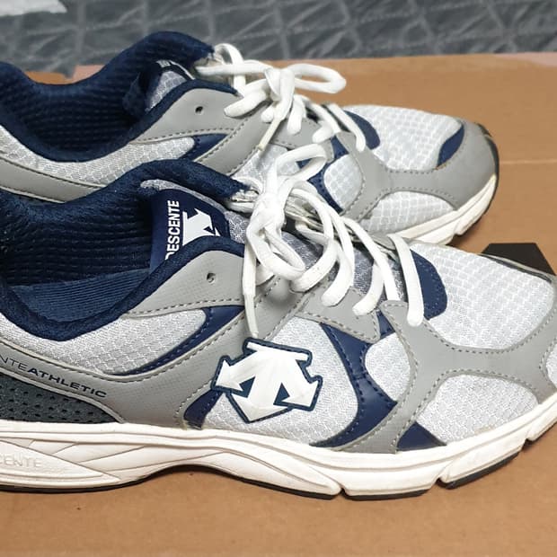 데상트 디렉스 TR3 런닝화 네이비 그레이 (250)