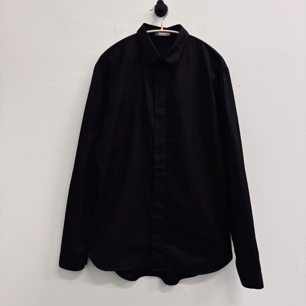 17FW 디올(Dior) 엠브로이더리 비 비(BEE) 히든 버튼 셔츠