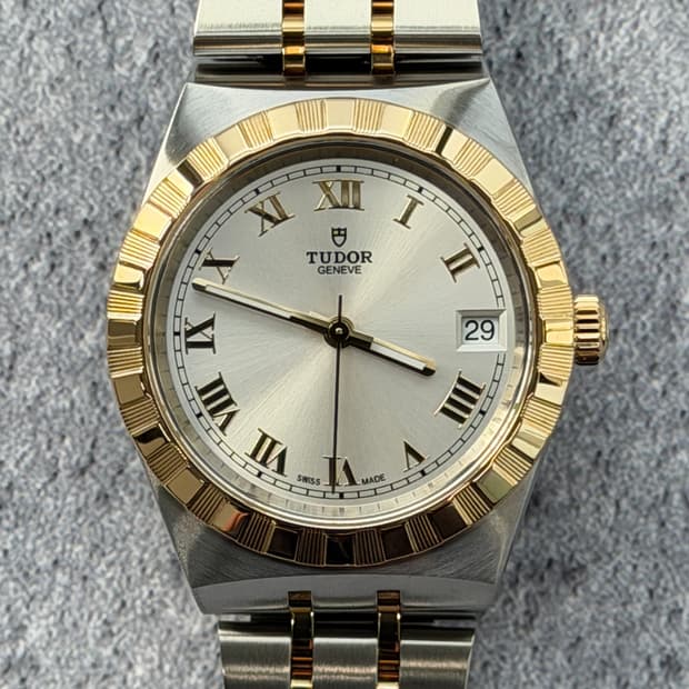 튜더 로얄 34mm 콤비 28403 미사용 시계 판매합니다.