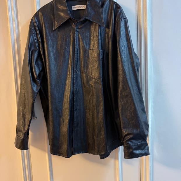 아워레거시 레더 셔츠