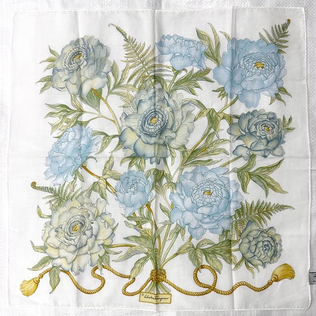 살바토레 페라가모 페레가모 플라워 그래픽 스카프 손수건 쁘띠 새상품 정품